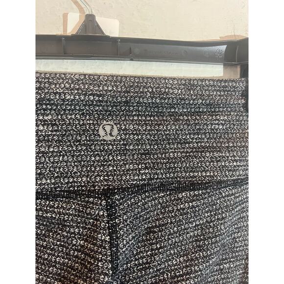 Lululemon Wunder Under Gray Textured Athletic Capri Leggings Stretch Women's 6 - Picture 3 of 8
